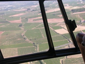 A mil pies de altura sobre el Penedés y el Priorat: Helicoptada 2003