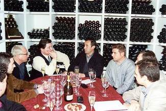 Coloquio con los invitados a la cata 100 de la peña La Verema 	 