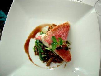 Molls con arroz rojo