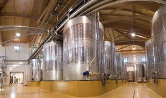 Depósitos en el interior de la bodega