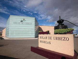 Fachada Bodegas Solar de Urbezo