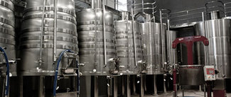 Depósitos al interior de la bodega