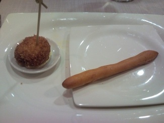 Croqueta de Xangurro y rosquilla de trufa blanca
