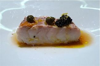 corbina con praliné y huevas