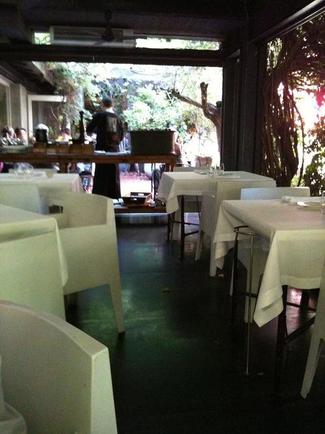 Vista al interior desde nuestra mesa