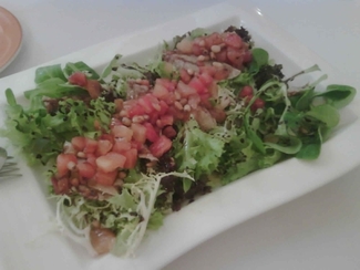 Ensalada de ventresca de atún .