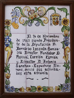 La Escuela de Requena convoca a sus alumnos por sus 50 años