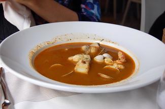 Esto es una sopa de pescado.