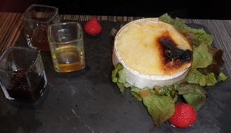 Camembert asado