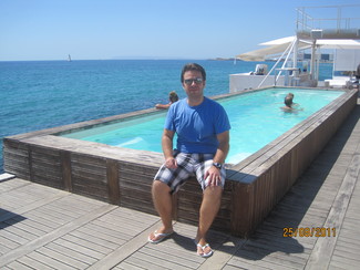 Piscina junto al mar