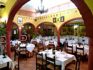 Salon, patio interior