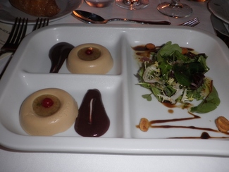 Timbal de roial de foie con violetas