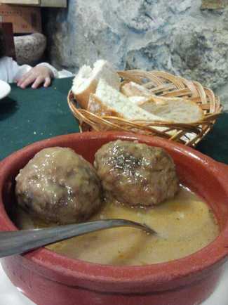 Albondigas "tamaño pelotas de tenis"