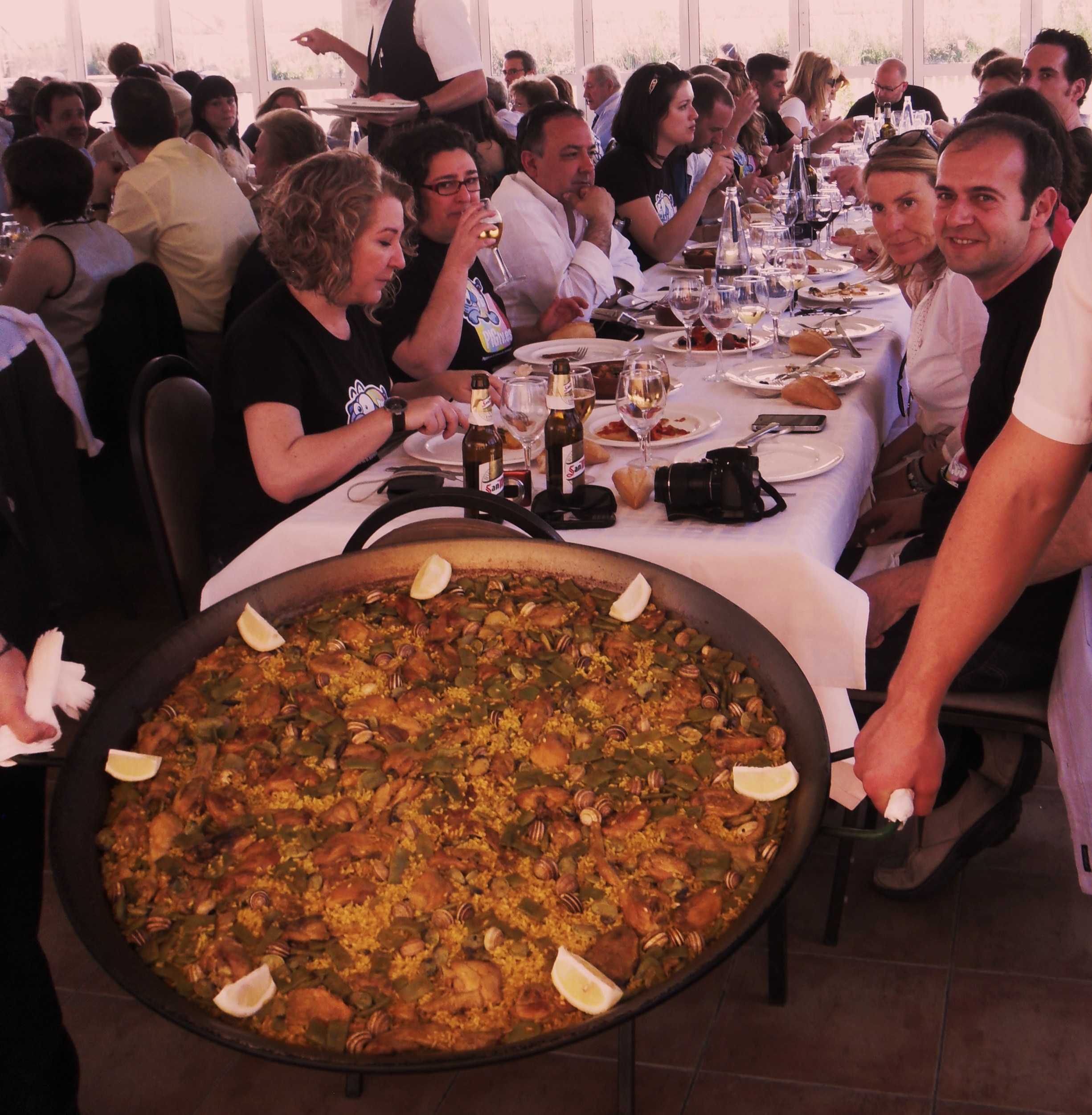 Paella Valencia....The Real Deal! A day with the Plataforma Información Gastronomica at El Rek.