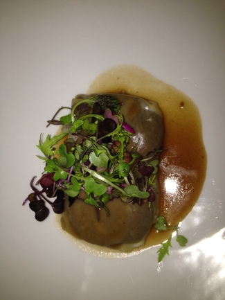 Ravioli de Rabo de Toro, Foie y Boletus