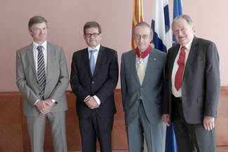 Miguel A. Torres recibe la Encomienda de la Orden del León de Finlandia  