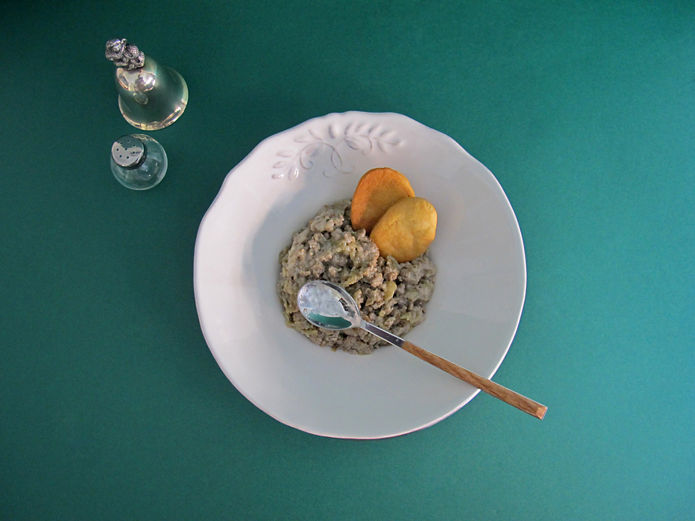 Empanada de carne y berenjena, totalmente deconstruida.