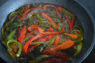 Receta de cecina rellena de bonito y pimiento caramelizado