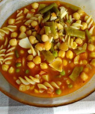 Receta de cocina: Guisado de pasta con verduritas.