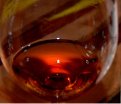 Con garnachas y rieslings (aunque una syrah vale una misa) y el presbítero de Bailen.