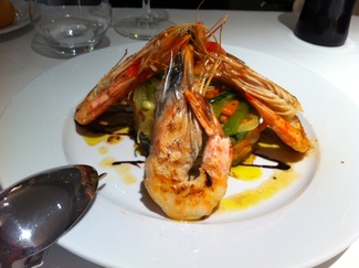 Ensalada Templada de Langostinos con Vinagreta de Cebollino