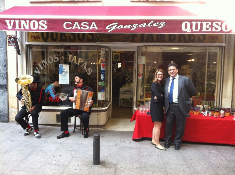 Dónde el vino sabe a letras...