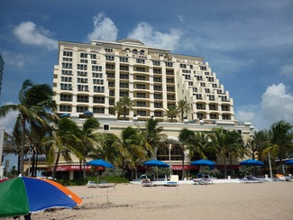 fachada del hotel