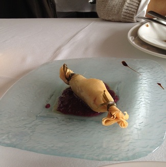 Crujiente de verduritas con salsa de foie