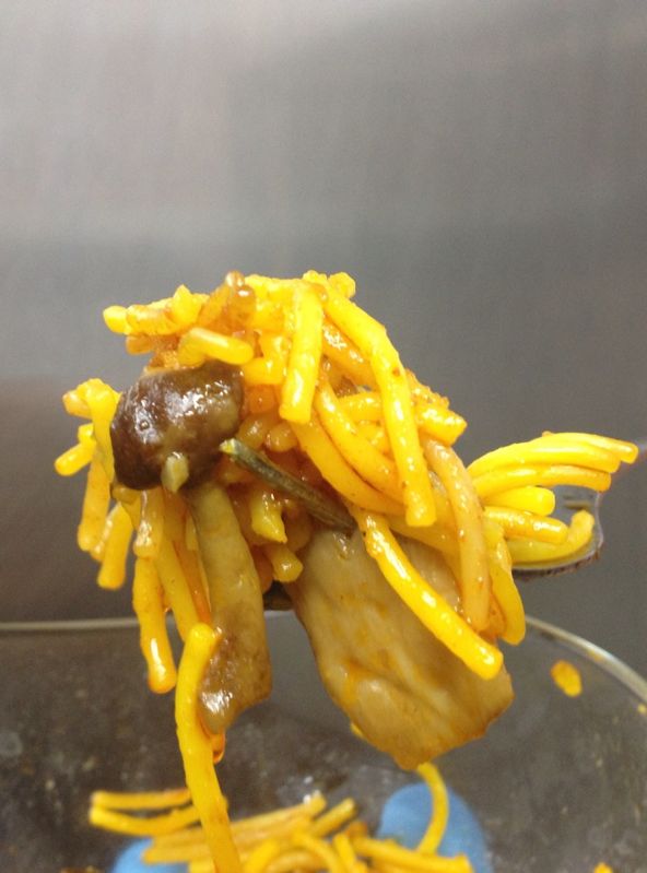 Receta de cocina: fideuá de boletus con foie.