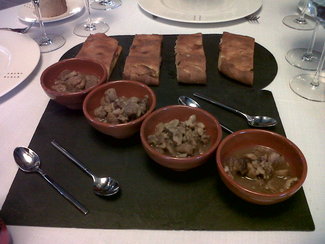 Empanada y consomé de castañas