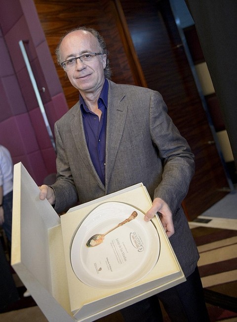 Javier De Las Muelas recibe el premio "Gourmet Excellence" en Abu Dhabi