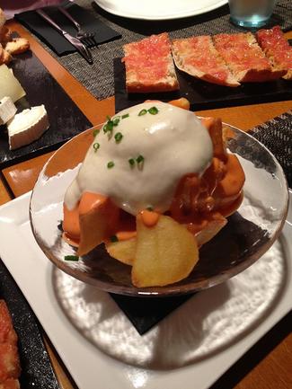 Patatas bravas.