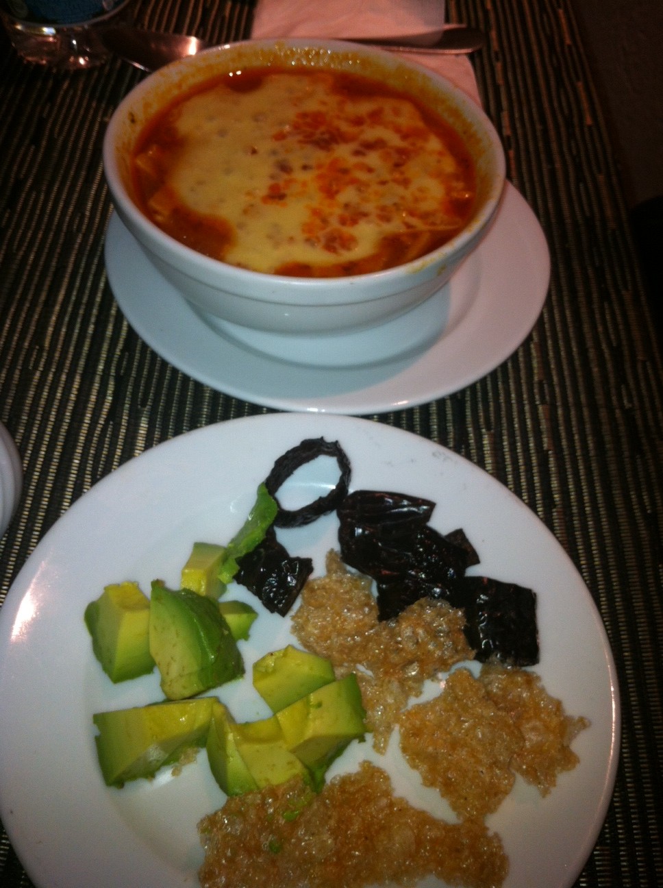 Receta de sopa azteca, facilísima y contundente