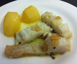 Bacalao con Ajos Confitados
