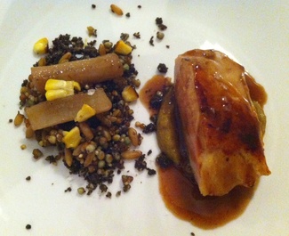 Suprema de Pintada, Cremoso de Mazorca Asada y Salsifíes