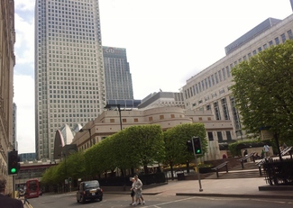 Una isla entre rascacielos