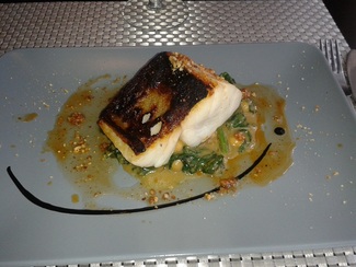 Bacalao confitado a baja temperatura con espinaca marroquina