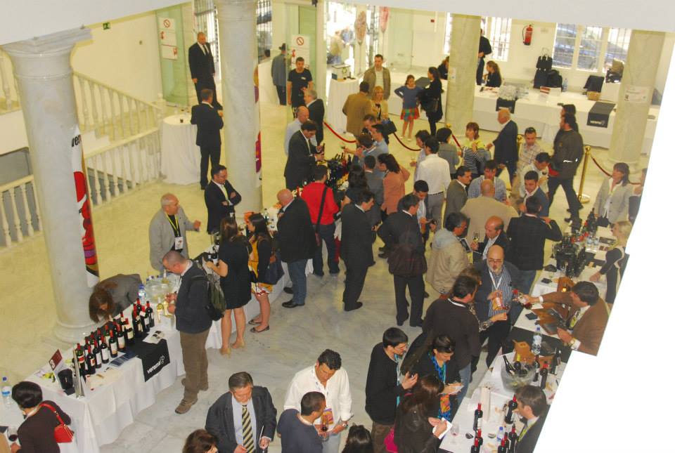 Detrás de la mesa en la Experiencia Verema de Madrid