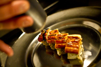 Uramaki de anguila y queso cremoso