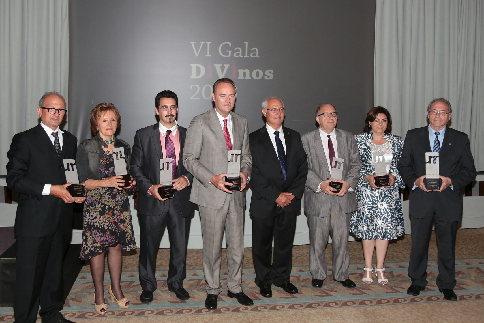 Bodegas, mundo de la enología, política y sociedad valenciana se dan cita en la VI Gala de los DiVinos D.O.Utiel-Requena
