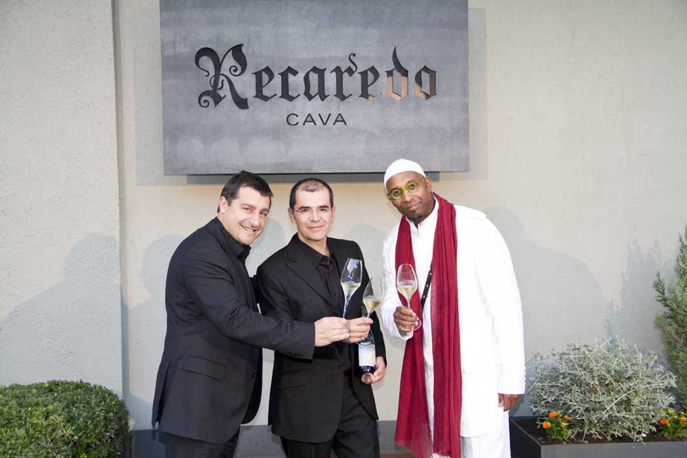 Recaredo cumple diez años de compromiso, celebrándolo con “Una cata de narices”