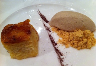 Torrija de pan brioche con crema helada de intsaursaltsa