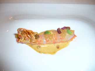 Gamba roja asada y velouté de gamba, menta y cacao