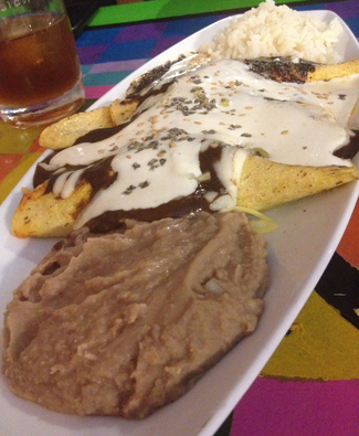 Enchiladas de mole