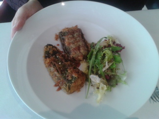 Pimientos rellenos de magret de pato con reducción de Kalimotxo