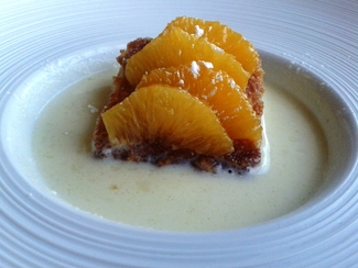 Borracho de Naranja y Azahar con sopa de chocolate blanco y Bergamota
