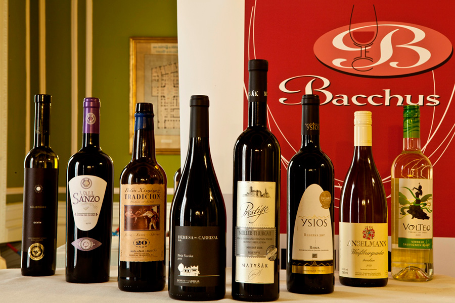 Podium de los Premios Bacchus 2014