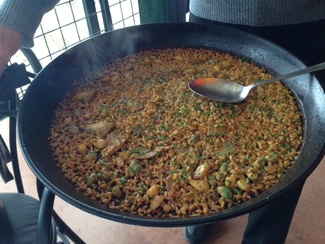Arroz con sepia, habitas y alcachofas