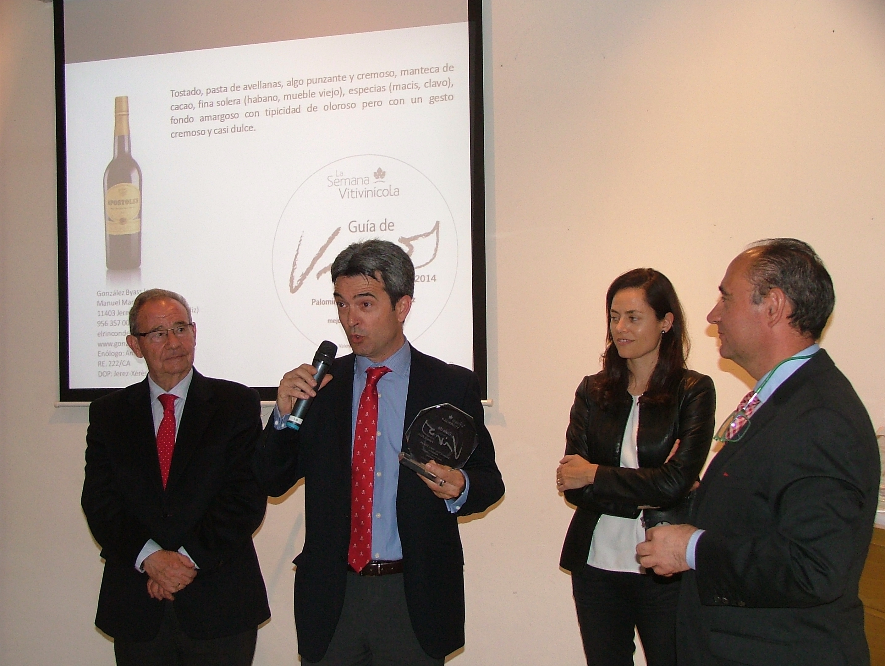 Apóstoles Palo Cortado ha sido elegido mejor vino generoso en “La Guía de Vinos de la Semana Vitivinícola 2014”.