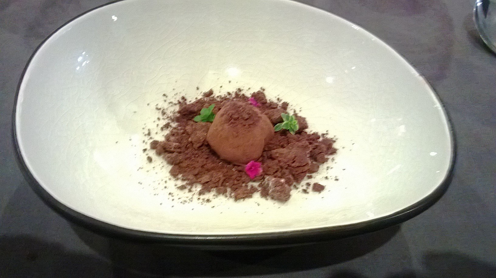 Restaurante SOLLO. Menú de Invierno basado en la matanza Andaluza del esturión salvaje.